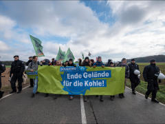Schienen-Blockade von 'Ende Gelände', 28.10.2018 - Foto: Ende Gelände - Creative-Commons-Lizenz Namensnennung Nicht-Kommerziell 3.0
