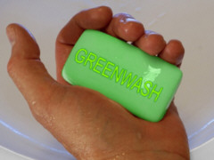 Greenwash - Grafik: Samy - Creative-Commons-Lizenz Namensnennung Nicht-Kommerziell 3.0