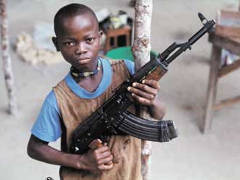 Kindersoldat - Foto: UNICEF - Creative-Commons-Lizenz Namensnennung Nicht-Kommerziell 3.0