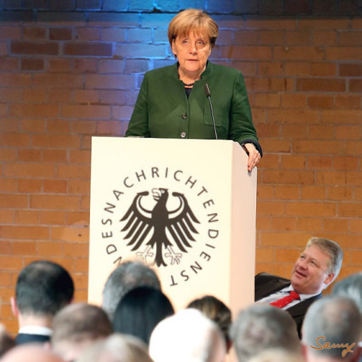 Der BND hat Erkenntnisse ber Merkel - Karikarur: Samy - Creative-Commons-Lizenz Namensnennung Nicht-Kommerziell 3.0