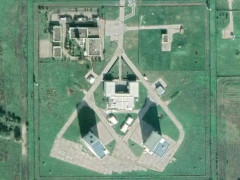Anti-Atomraketen-Radar, Armavir - Foto: Satellitenfoto Telegram - Creative-Commons-Lizenz Namensnennung Nicht-Kommerziell 3.0