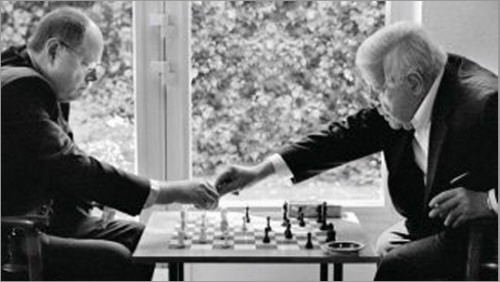 Steinbrck und Schmidt simulieren Schachspiel